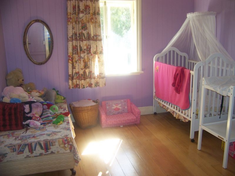 4 Leichhardt Tce, Russell Island QLD 4184