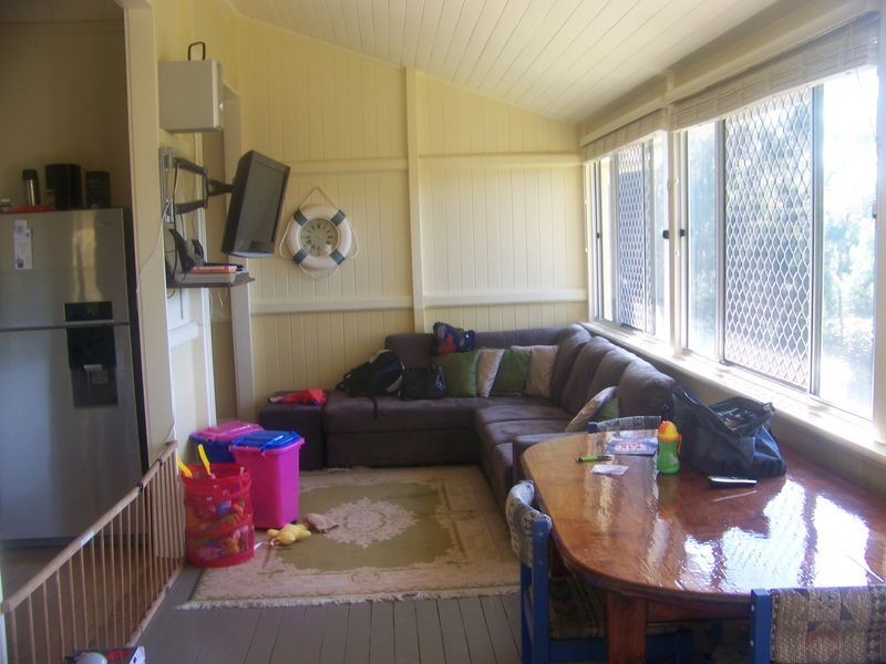 4 Leichhardt Tce, Russell Island QLD 4184