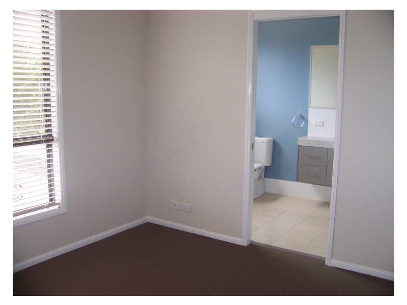 123 High Street, Russell Island QLD 4184