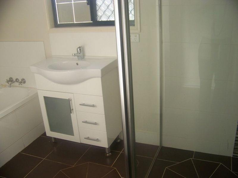 33 Sundown Rd, Russell Island QLD 4184