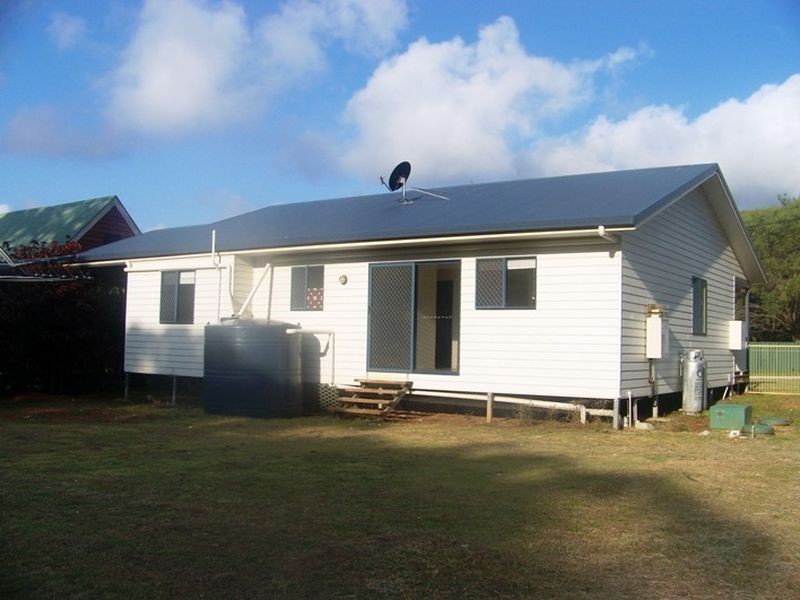 33 Sundown Rd, Russell Island QLD 4184