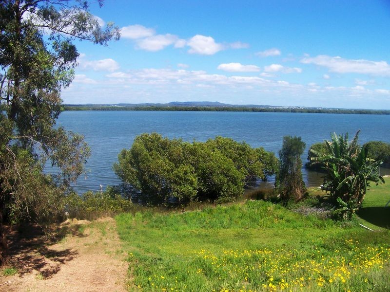 38 Mark Rd, Russell Island QLD 4184