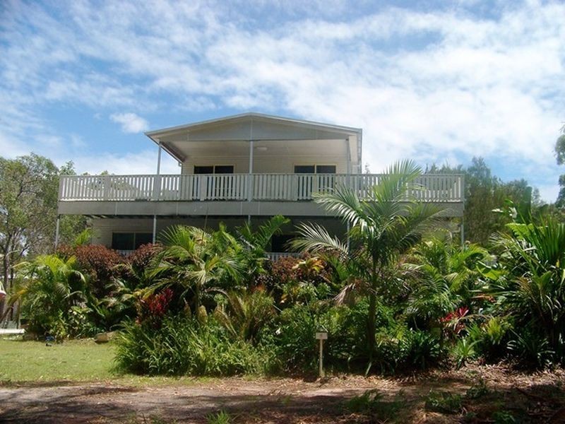 5 Penn St, Russell Island QLD 4184