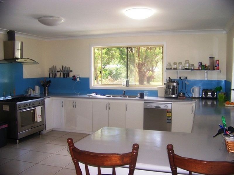 5 Penn St, Russell Island QLD 4184