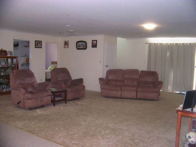 5 Penn St, Russell Island QLD 4184