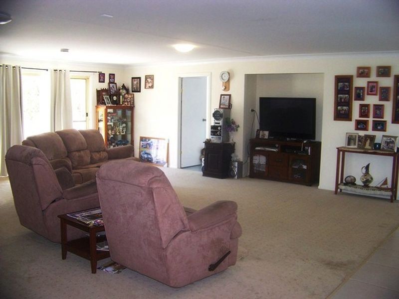 5 Penn St, Russell Island QLD 4184