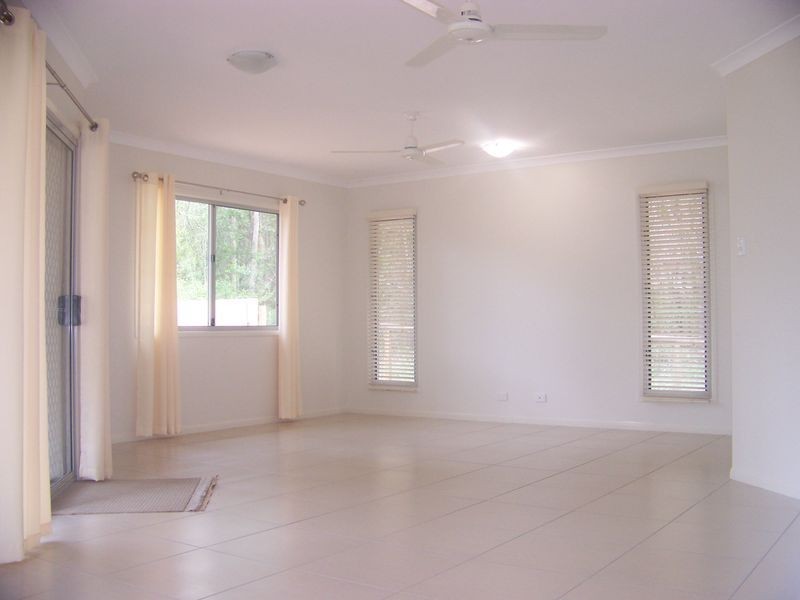 11 Doverton St, Russell Island QLD 4184