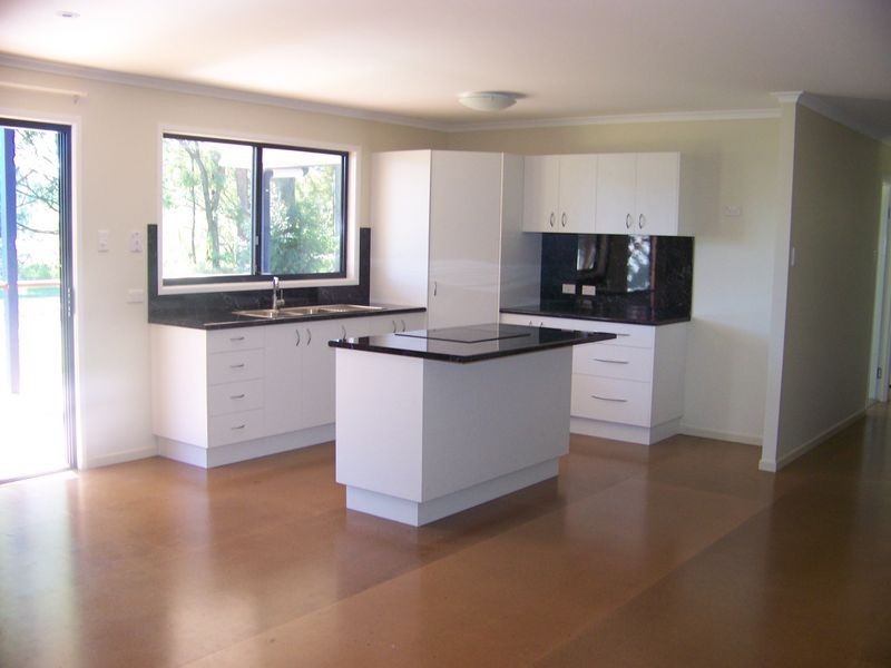 8 Taylor Street, Russell Island QLD 4184