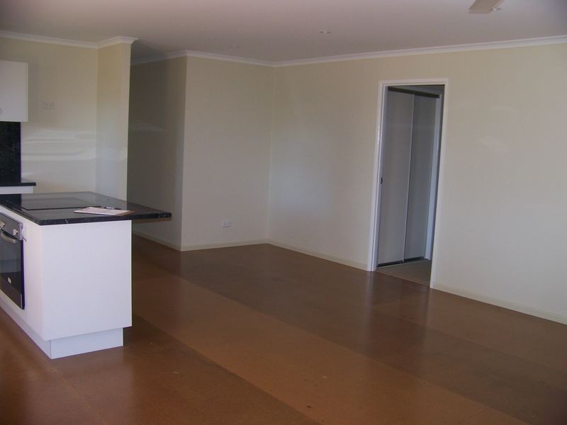 8 Taylor Street, Russell Island QLD 4184