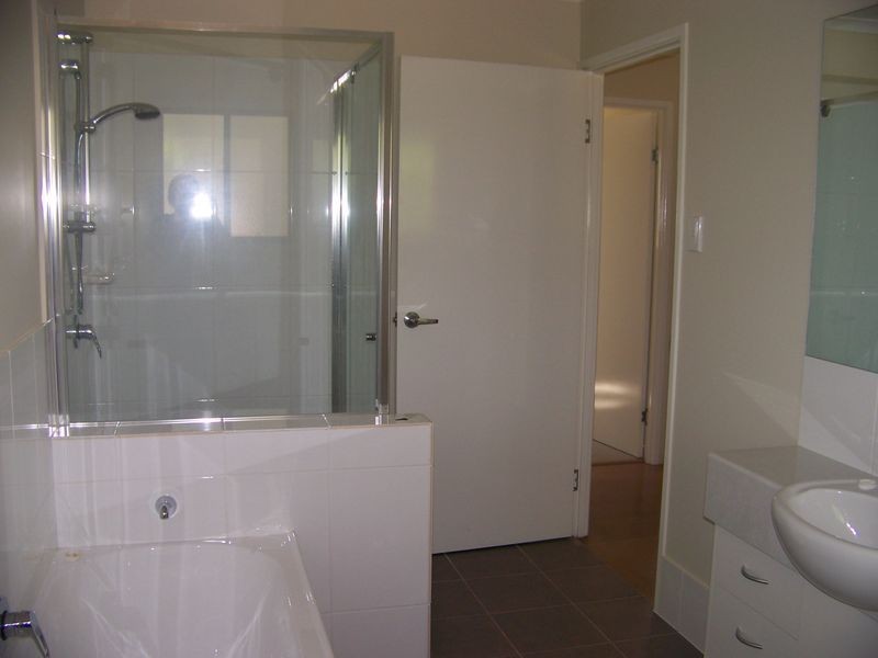 8 Taylor Street, Russell Island QLD 4184