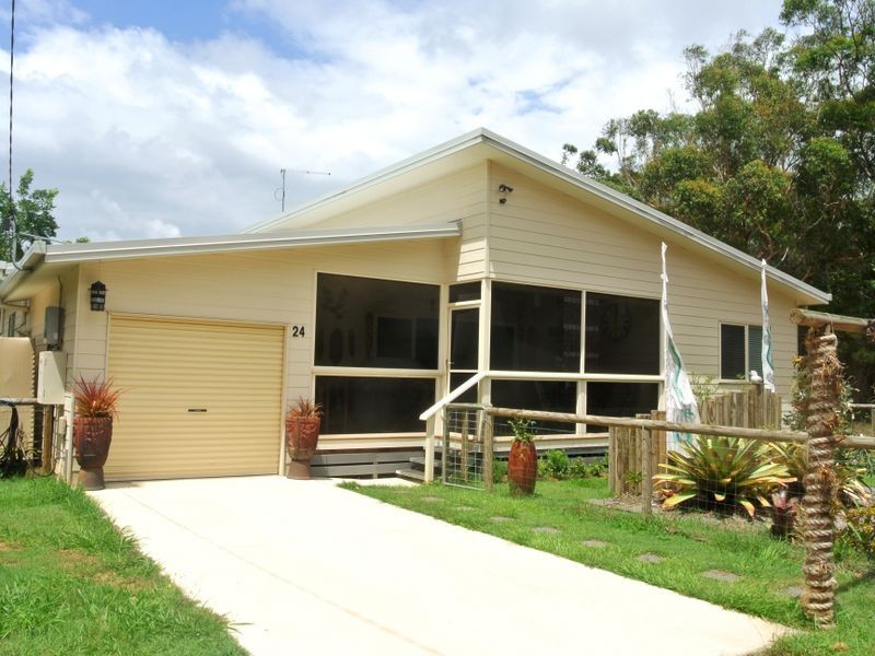 24 Little Cove Rd, Russell Island QLD 4184