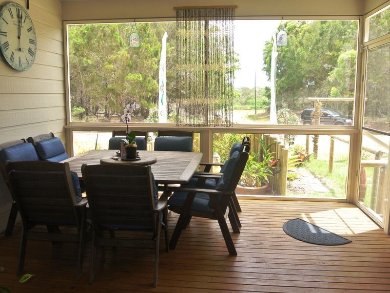 24 Little Cove Rd, Russell Island QLD 4184