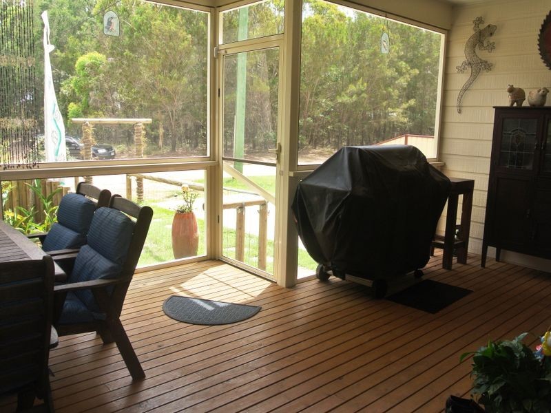 24 Little Cove Rd, Russell Island QLD 4184