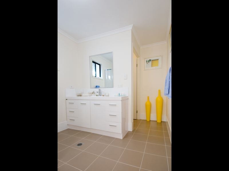 9 Laurel Street, Russell Island QLD 4184