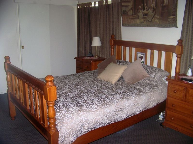 18-20 Guthrie St, Russell Island QLD 4184