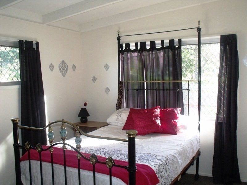 18-20 Guthrie St, Russell Island QLD 4184