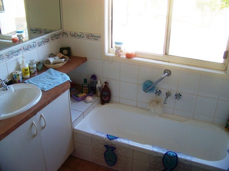 18 Highland St, Russell Island QLD 4184