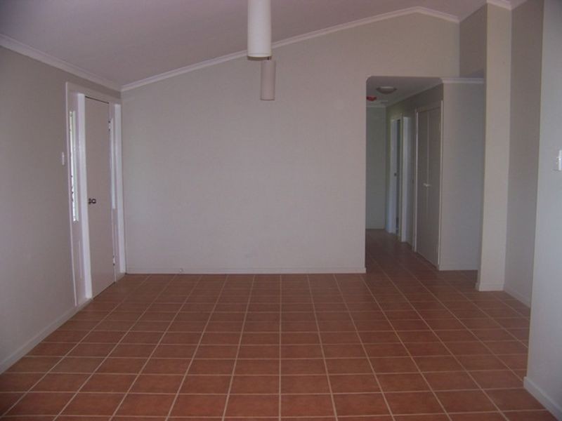 3 Murray Cres, Russell Island QLD 4184