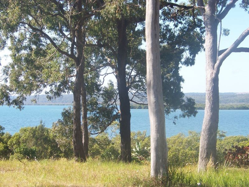 32 Bay Dve, Russell Island QLD 4184