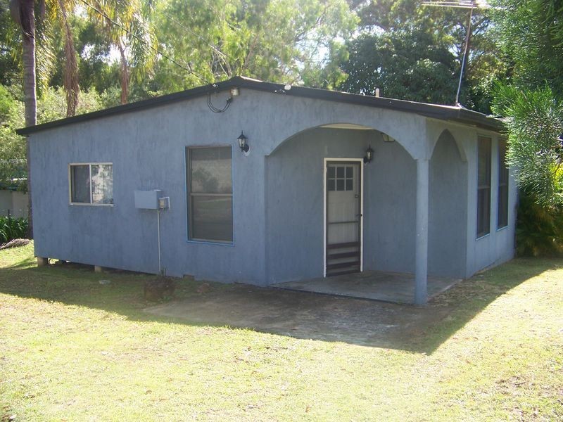 15 Cambridge Rd, Russell Island QLD 4184