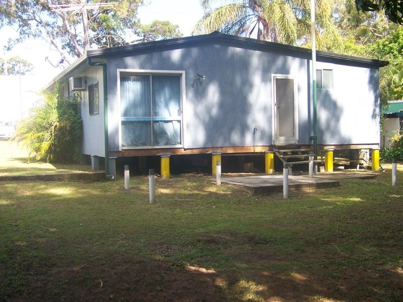 15 Cambridge Rd, Russell Island QLD 4184