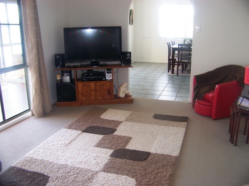 53 Bay Dve, Russell Island QLD 4184