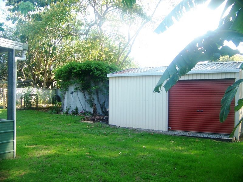18 Main View Rd, Russell Island QLD 4184