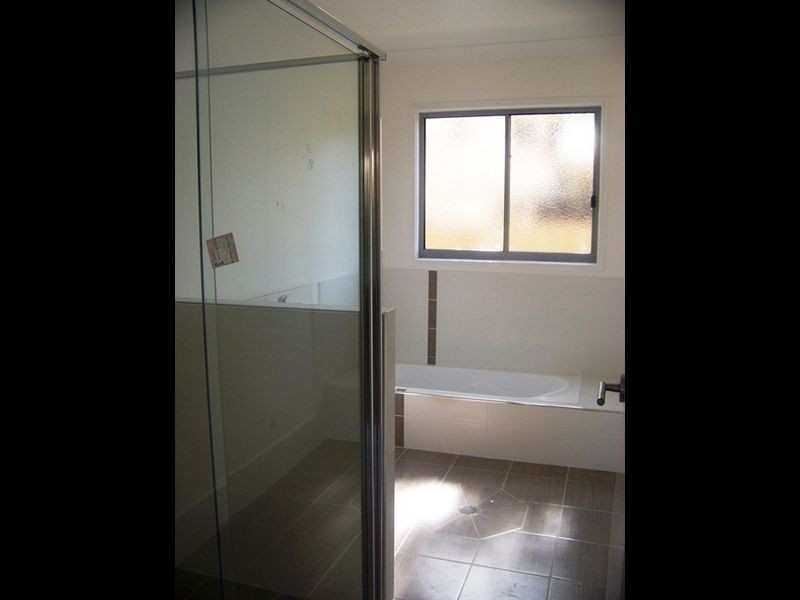 3 Forest Hill Rd, Russell Island QLD 4184