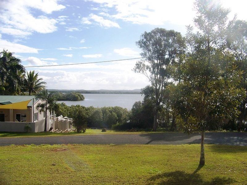 119 Palm Beach Rd, Russell Island QLD 4184