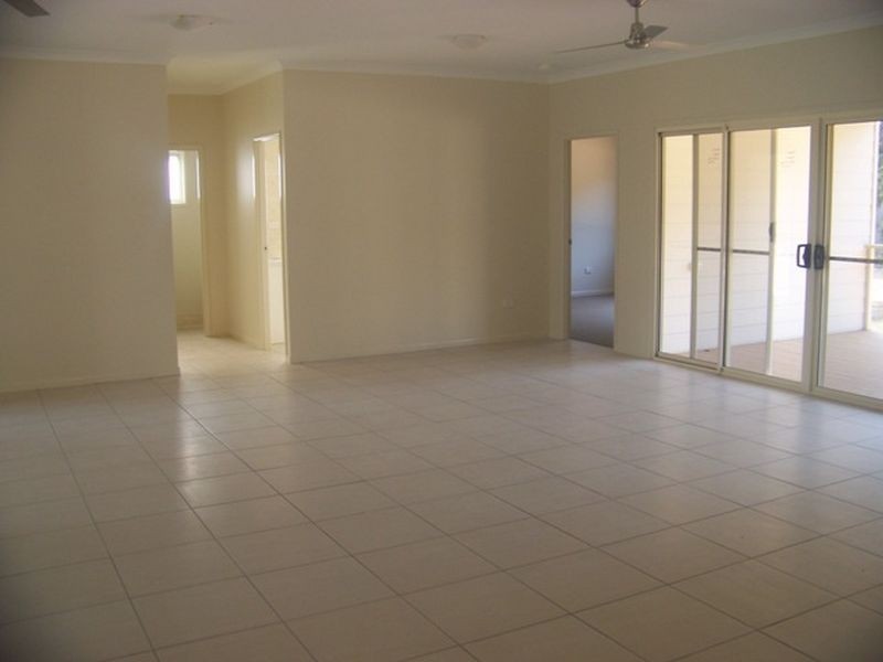 24 Little Cove Rd, Russell Island QLD 4184
