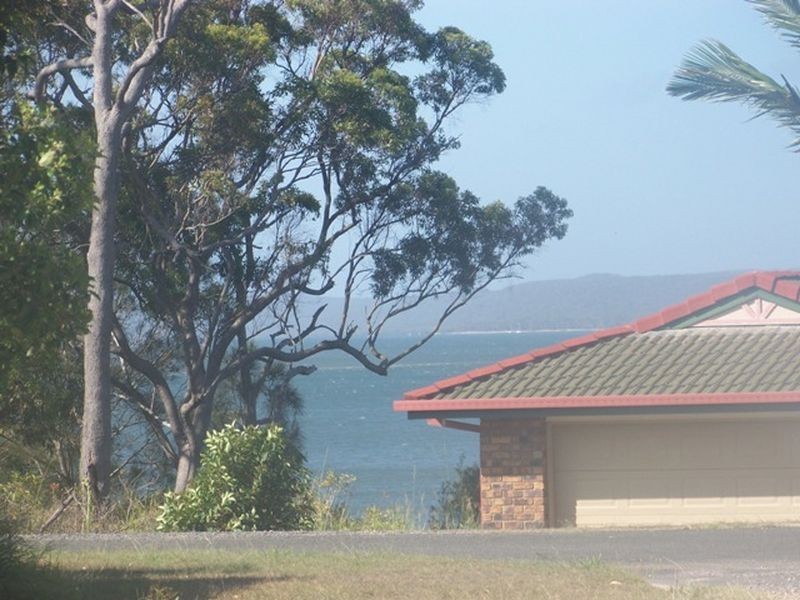 22 Tenanne St, Russell Island QLD 4184