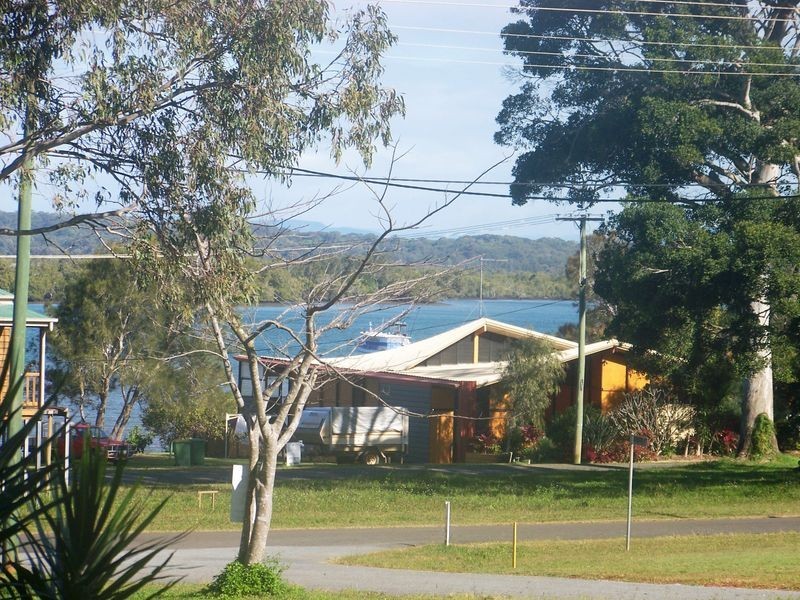 26 Patterson St, Russell Island QLD 4184
