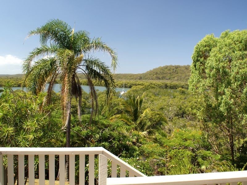 147 Canaipa Point Dve, Russell Island QLD 4184