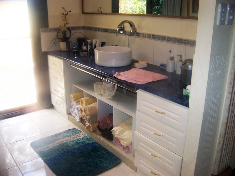 58-60 Kennedy Ave, Russell Island QLD 4184