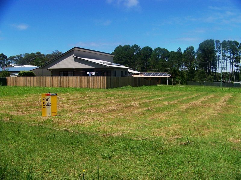 10 Grevillea St, Russell Island QLD 4184