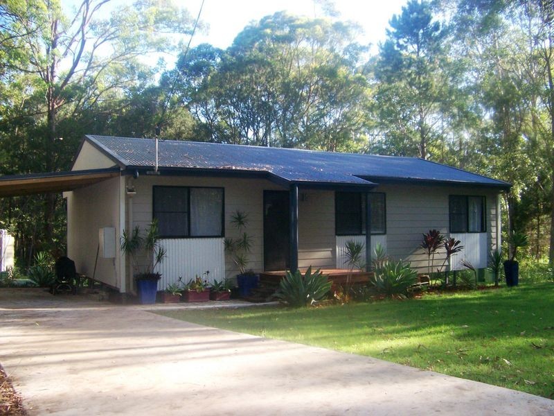 30 Taylor St, Russell Island QLD 4184