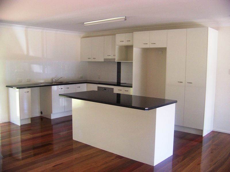 4 Reading St, Russell Island QLD 4184