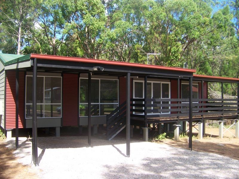 4 Reading St, Russell Island QLD 4184