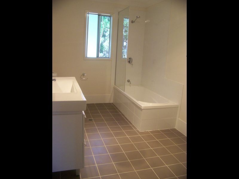 4 Reading St, Russell Island QLD 4184