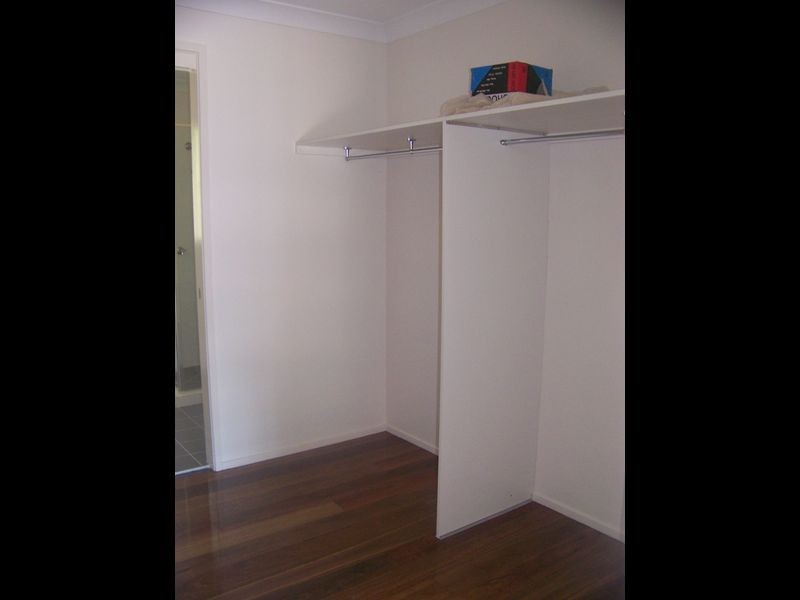 4 Reading St, Russell Island QLD 4184