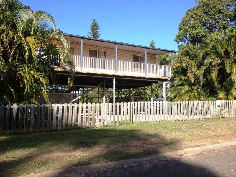 12 Guthrie St, Russell Island QLD 4184