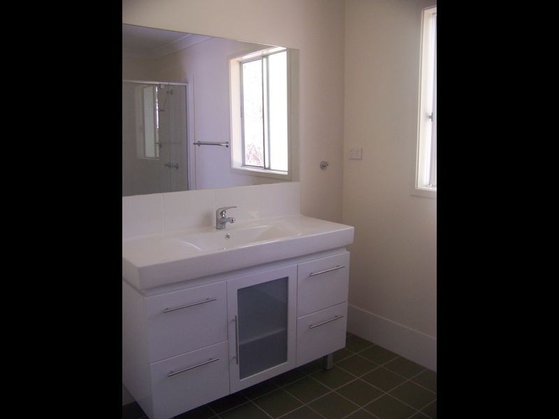 4 Reading St, Russell Island QLD 4184