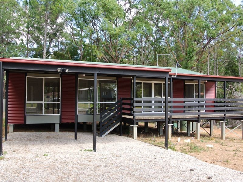 4 Reading St, Russell Island QLD 4184