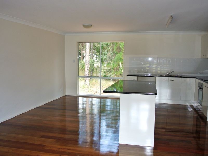 4 Reading St, Russell Island QLD 4184