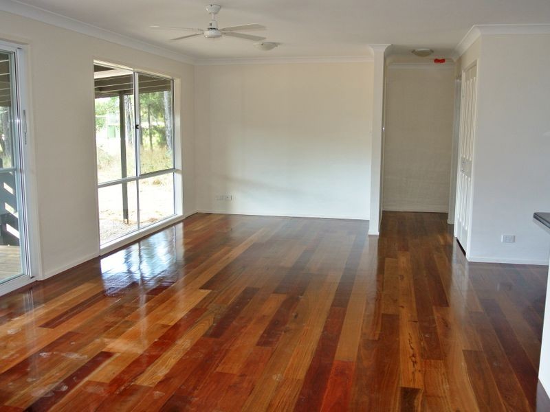 4 Reading St, Russell Island QLD 4184