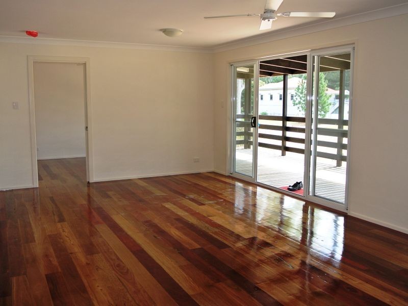 4 Reading St, Russell Island QLD 4184