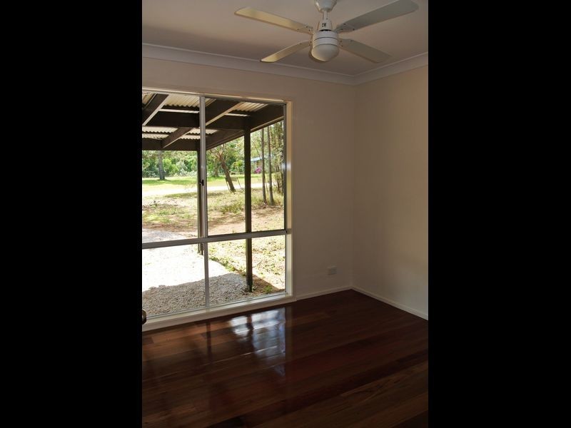 4 Reading St, Russell Island QLD 4184