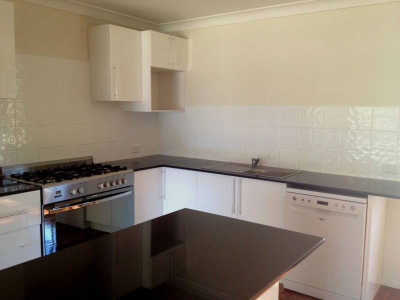 11 Saturn Street, Russell Island QLD 4184