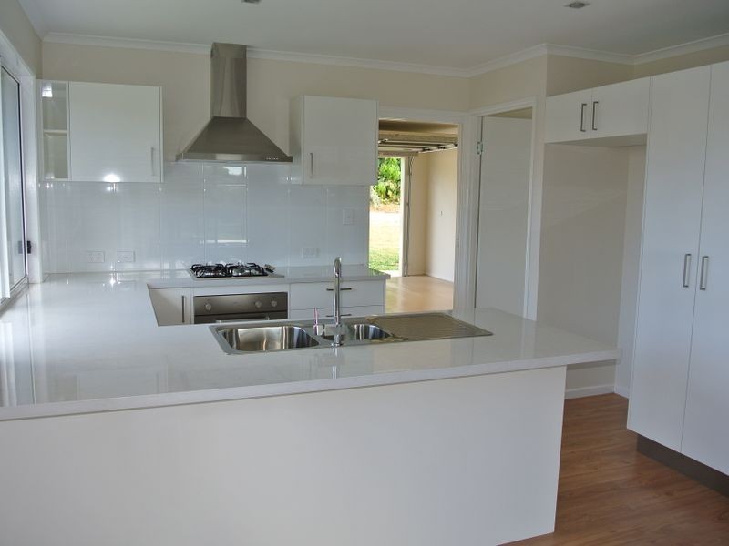 13 Laurel St, Russell Island QLD 4184