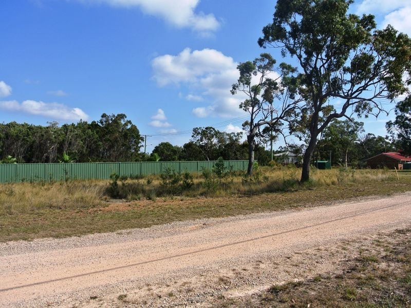 24 Tenanne St, Russell Island QLD 4184